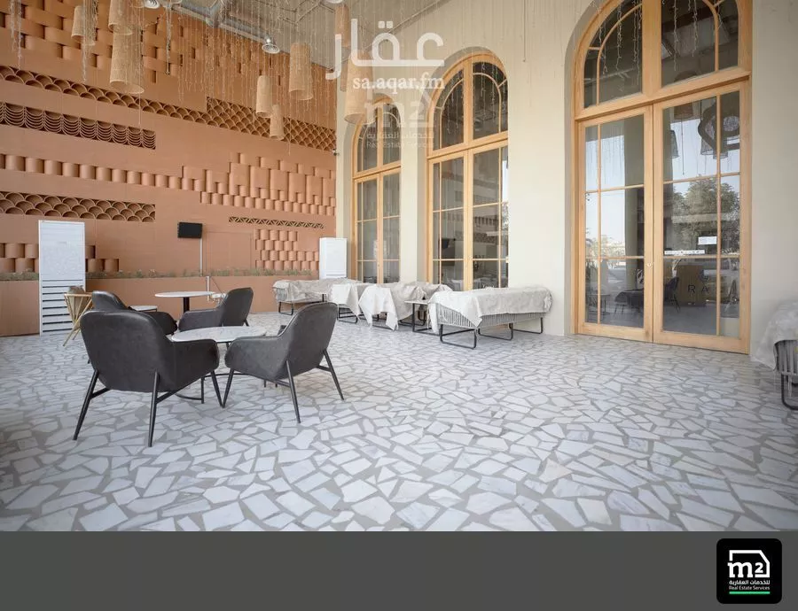 محل 1250 م² في عرقة 3