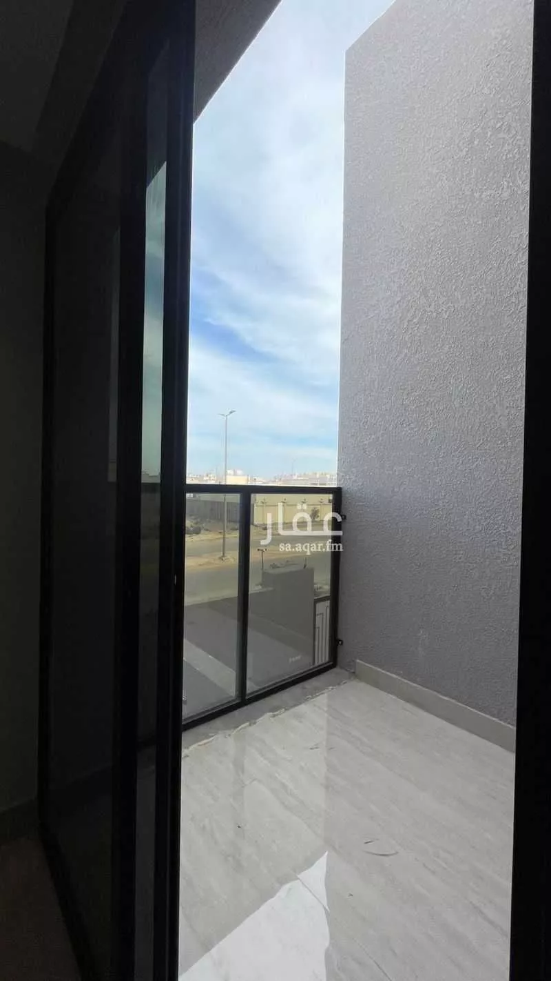 5 bedroom villa in Dahiat King Fahd 12