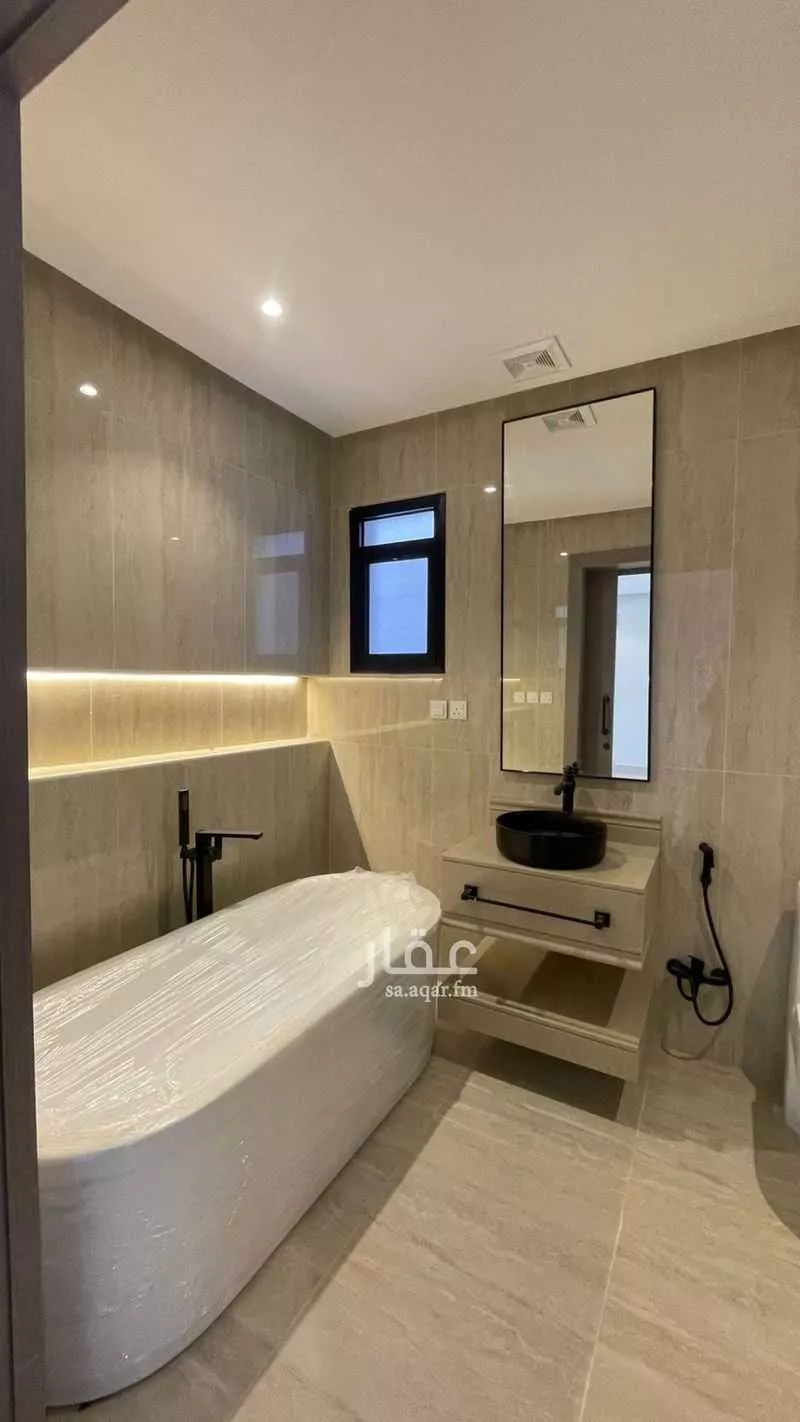 5 bedroom villa in Dahiat King Fahd 14