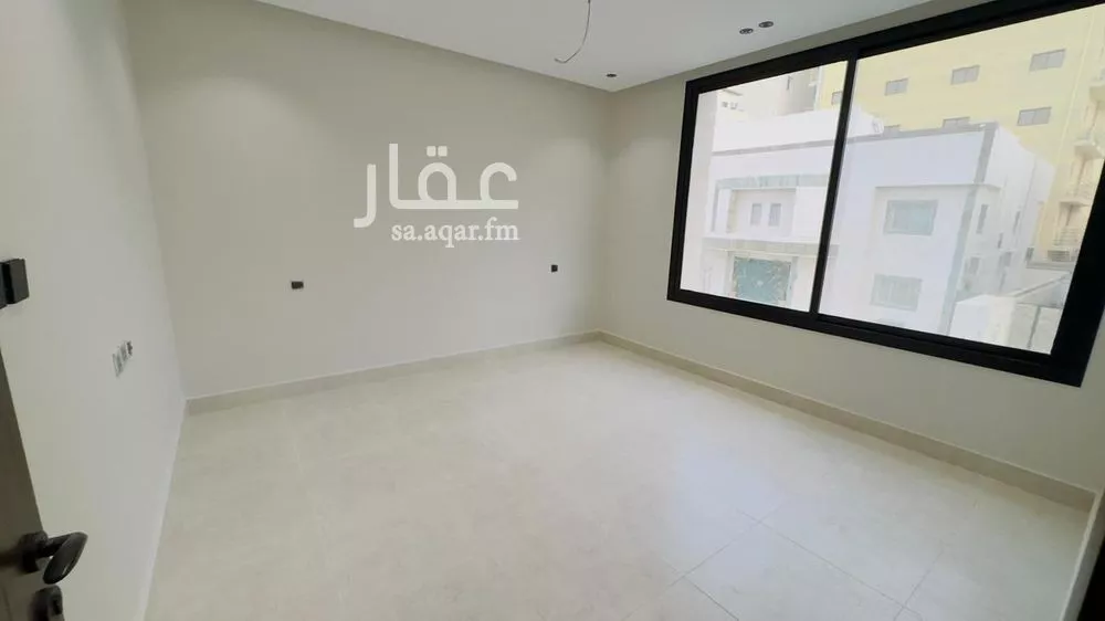 4 bedroom apartment in Al Rawdah 3