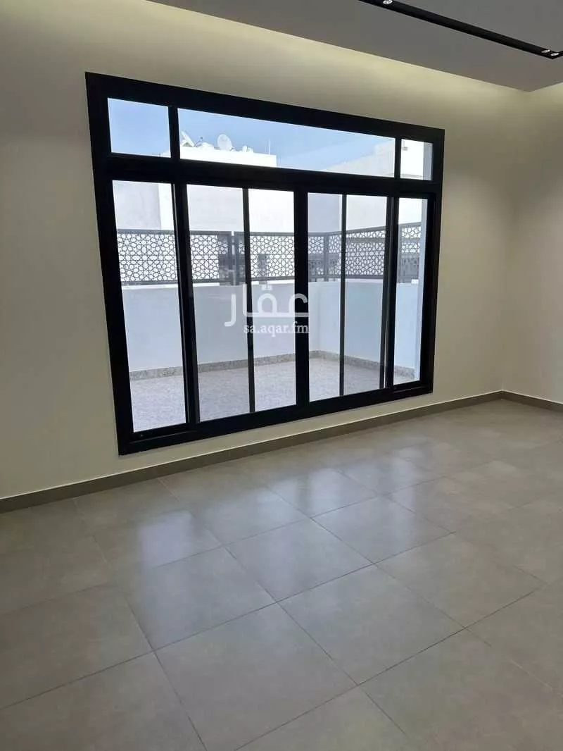 4 bedroom apartment in Al Sharafiyah 10