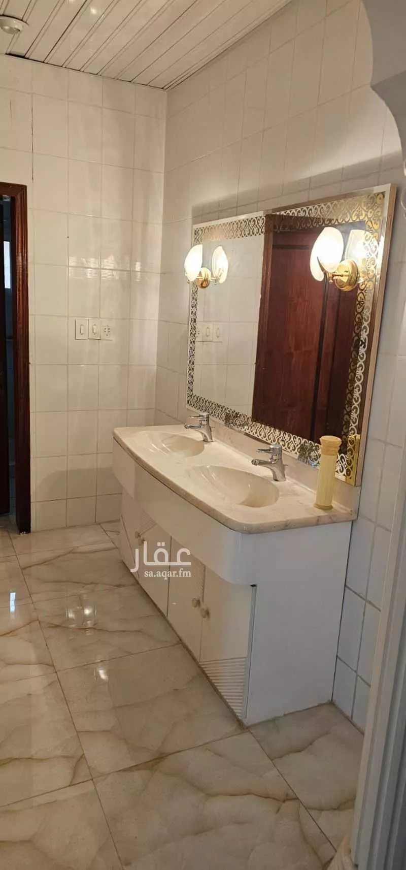 فيلا 9 غرف في احد 8