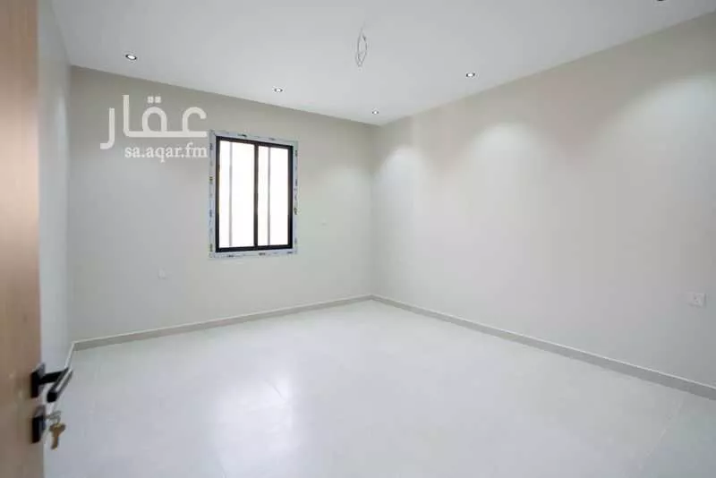 شقة 2 غرف في النزهة 4