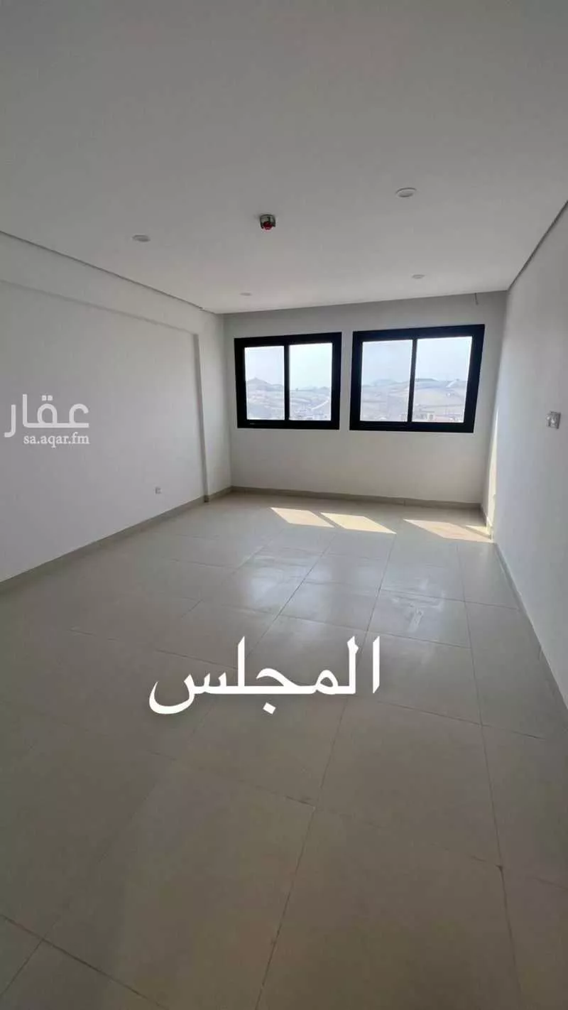 شقة 6 غرف في الملك فهد 5