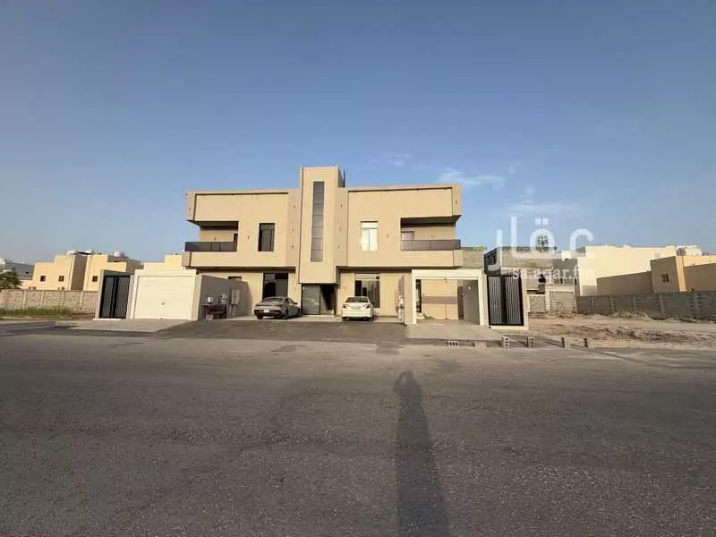 شقة 6 غرف في الشراع 2