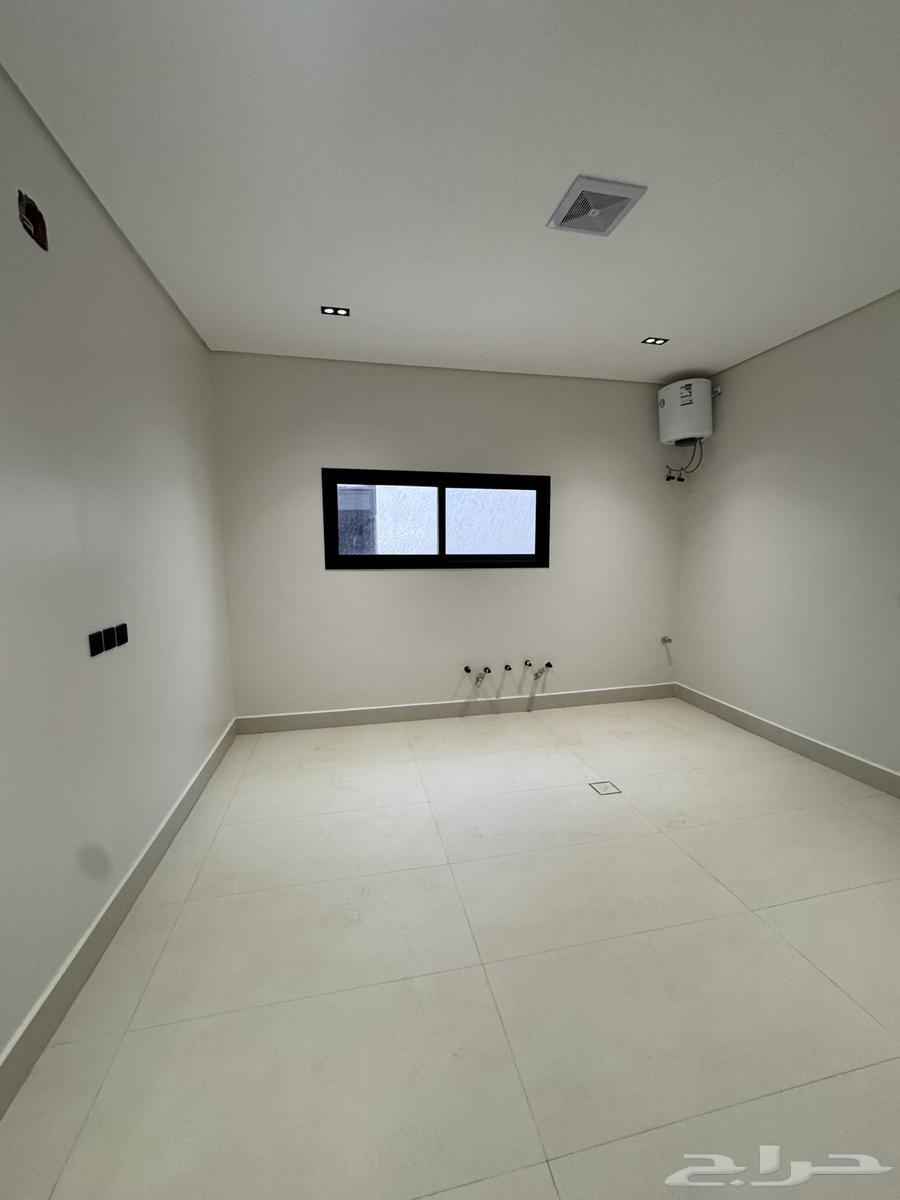 5 bedroom apartment in Al Janadriyah 6