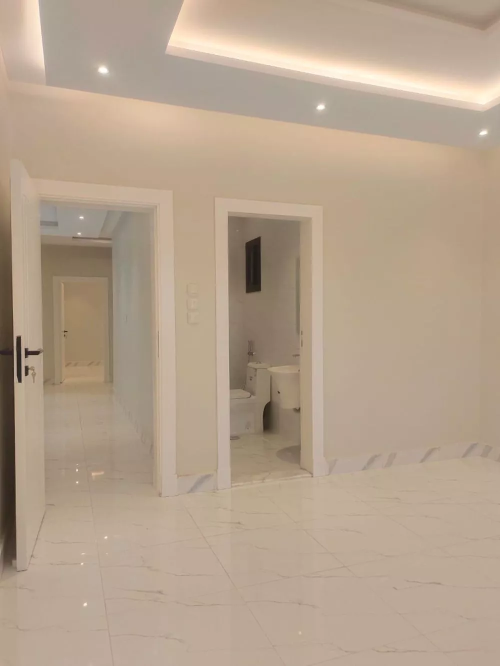 5 bedroom apartment in Al Marwa 15
