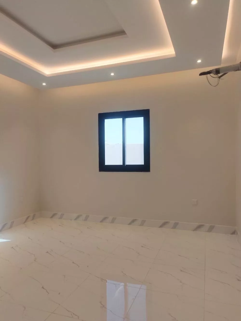 5 bedroom apartment in Al Marwa 4