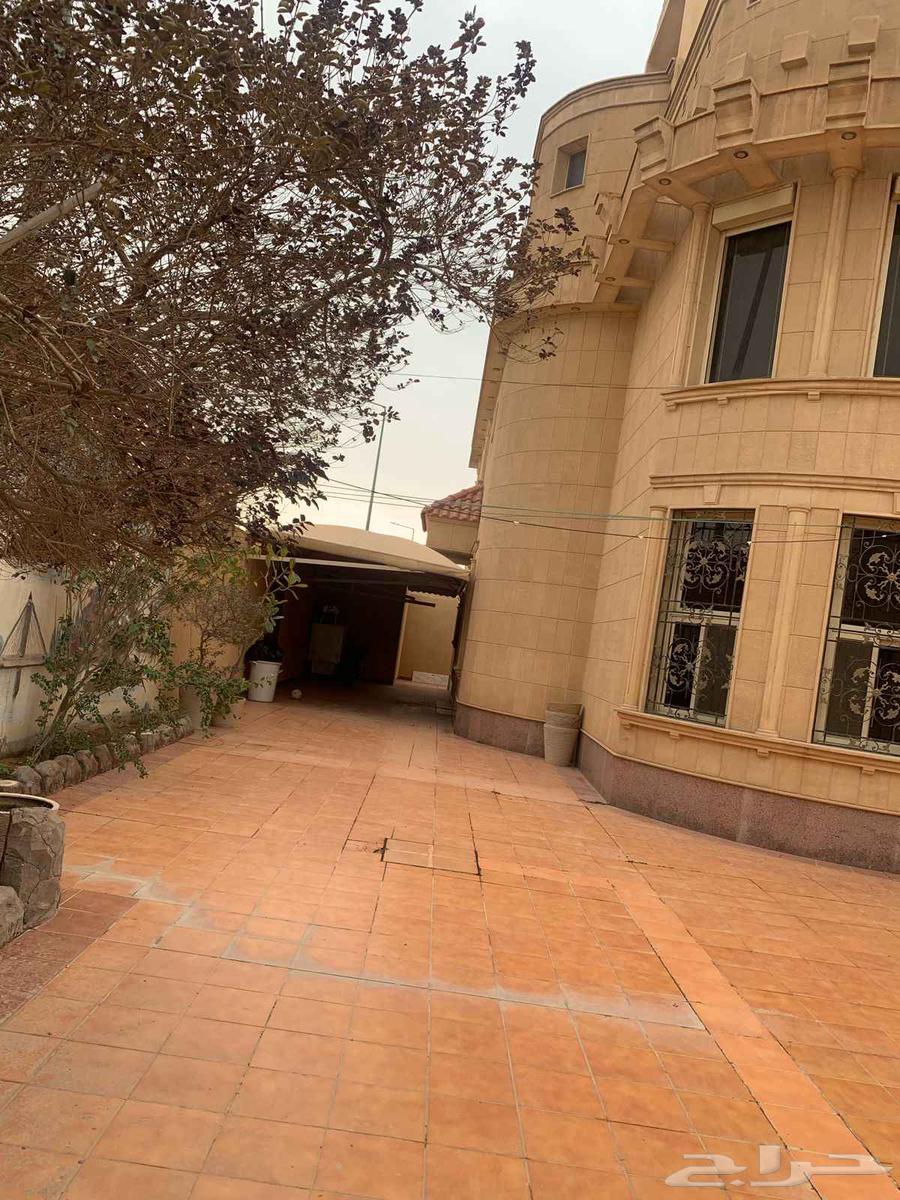 فيلا  في العقيق 2
