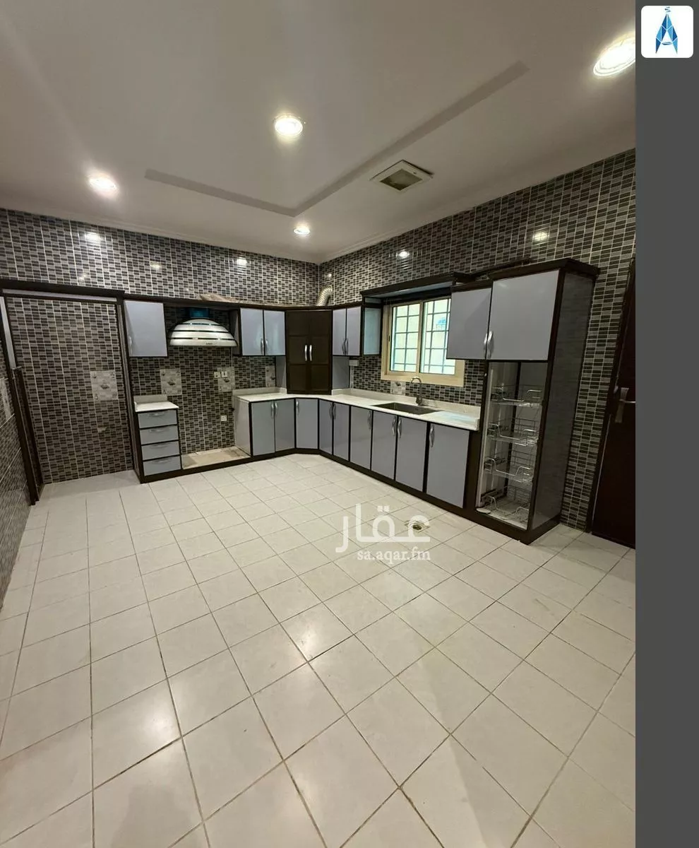 6 bedroom villa in Al Ghadir 11