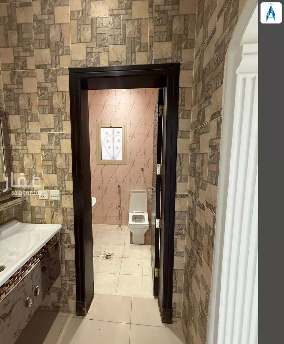 6 bedroom villa in Al Ghadir 9
