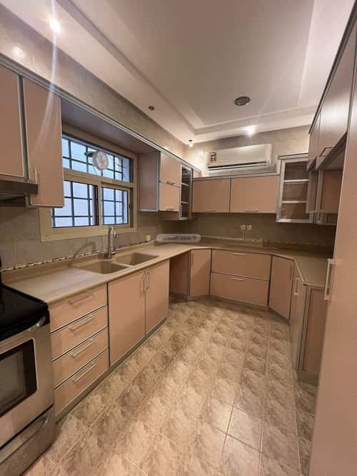 6 bedroom floor in Al Aqiq 7