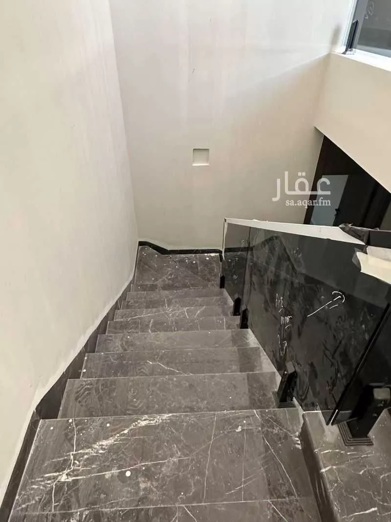 6 bedroom villa in Dahiat King Fahd 10