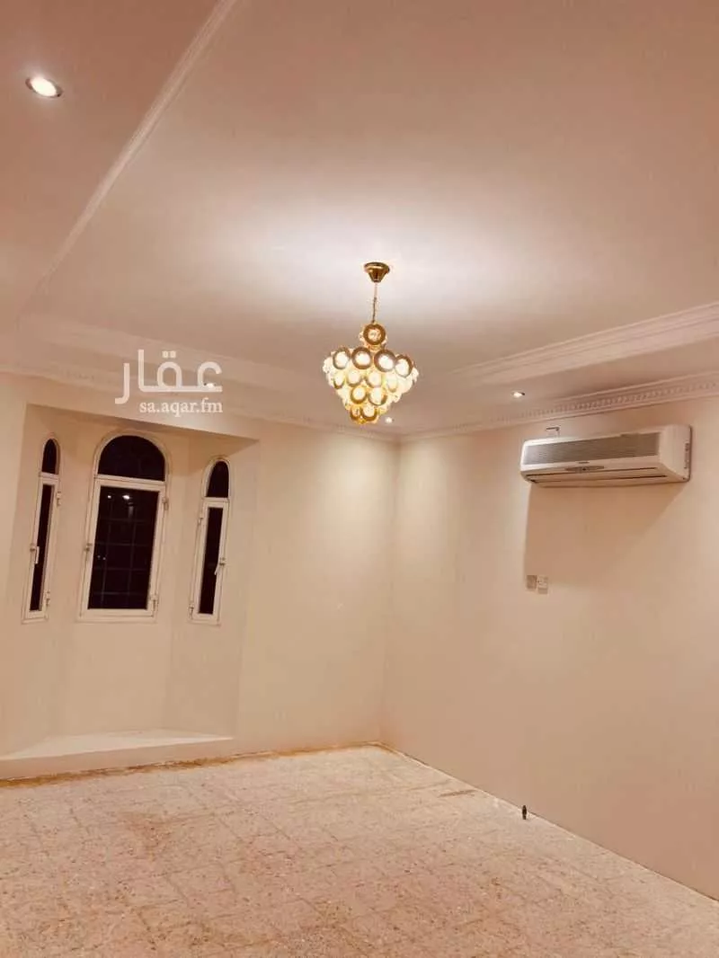 فيلا 4 غرف في المروج 6