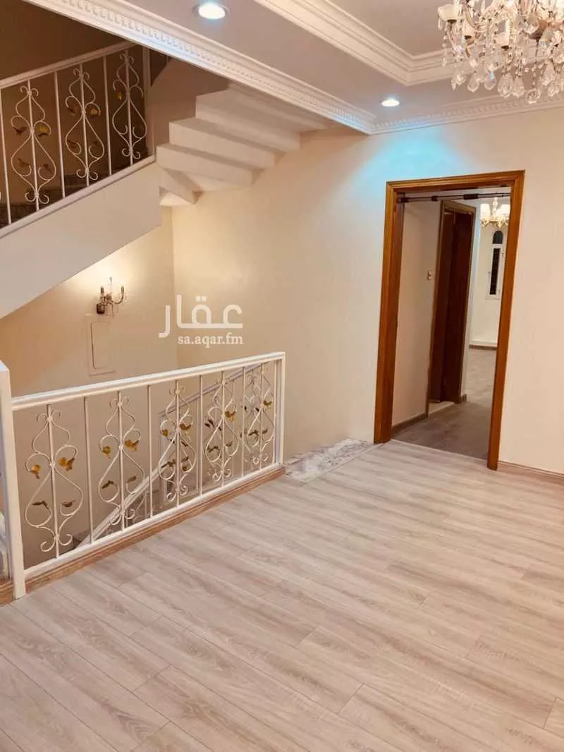 فيلا 4 غرف في المروج 7
