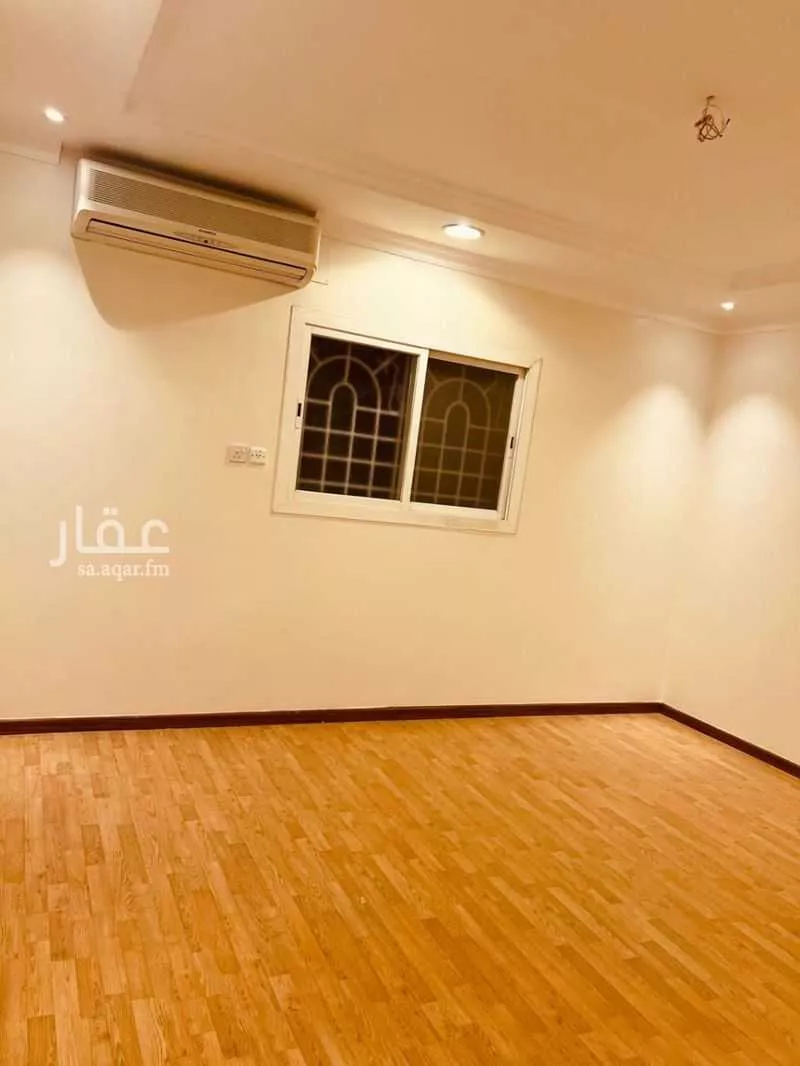 فيلا 4 غرف في المروج 9