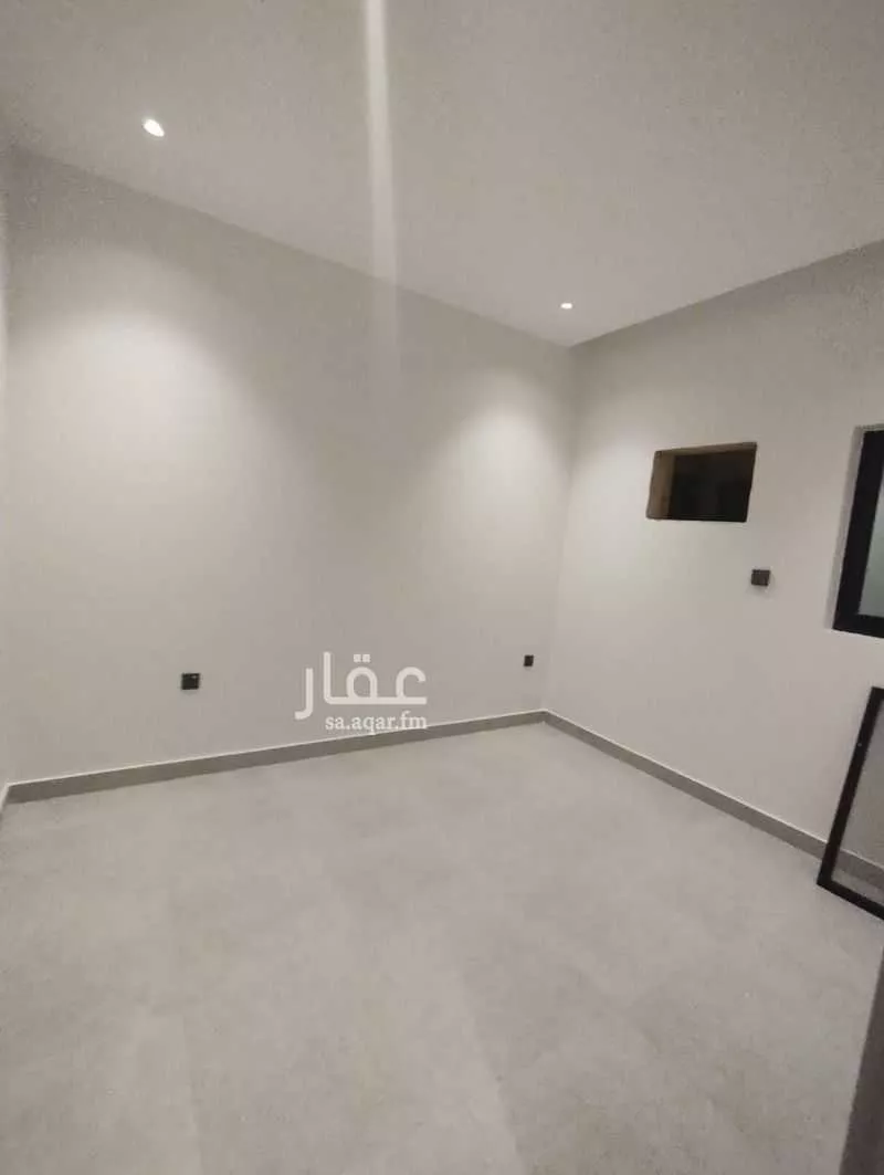 عمارة 207 م² في الربوة 8