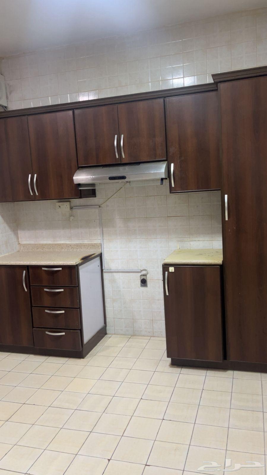 4 bedroom apartment in Al Rabwa 8