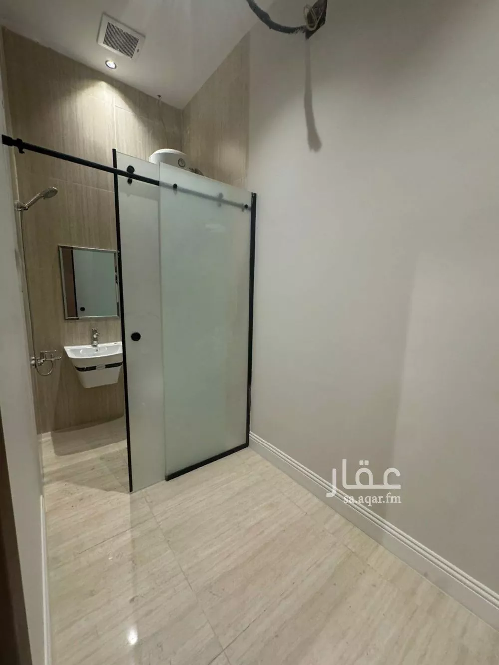 فيلا 5 غرف في العارض 4