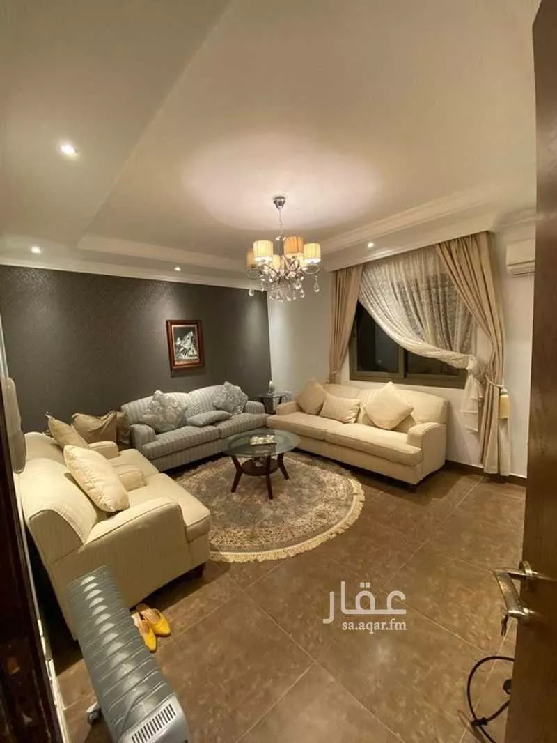 4 bedroom villa in East Beach 13