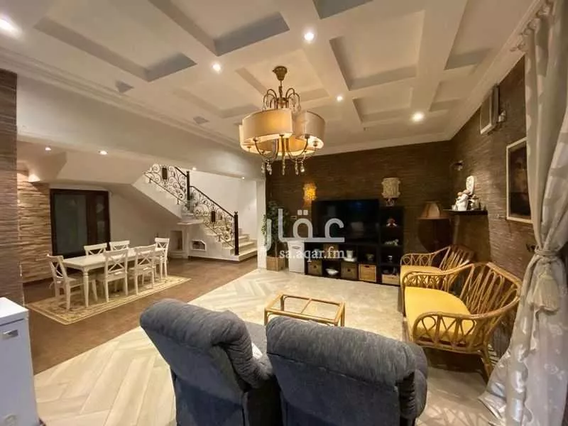 4 bedroom villa in East Beach 7