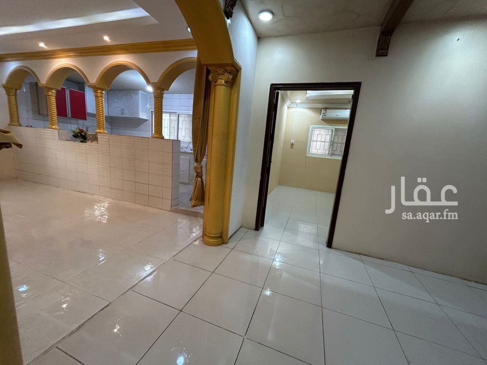 11 bedroom building in Ibn Khaldun, Eastern Province 12