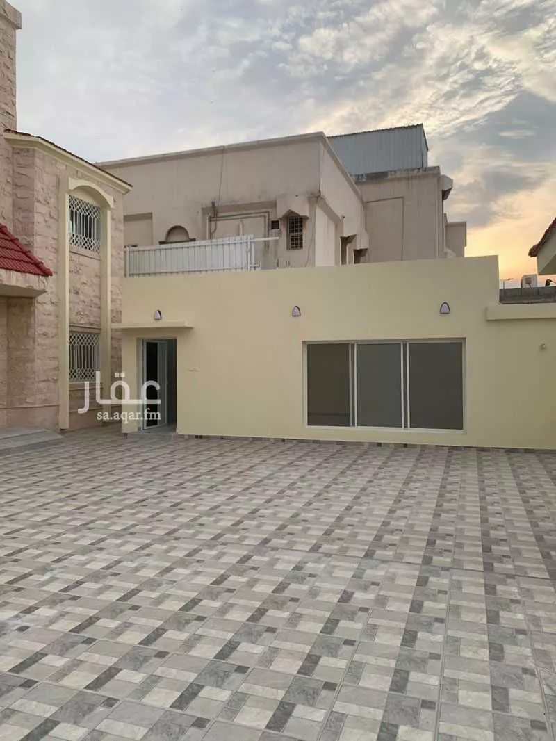 5 bedroom villa in Uhud 8