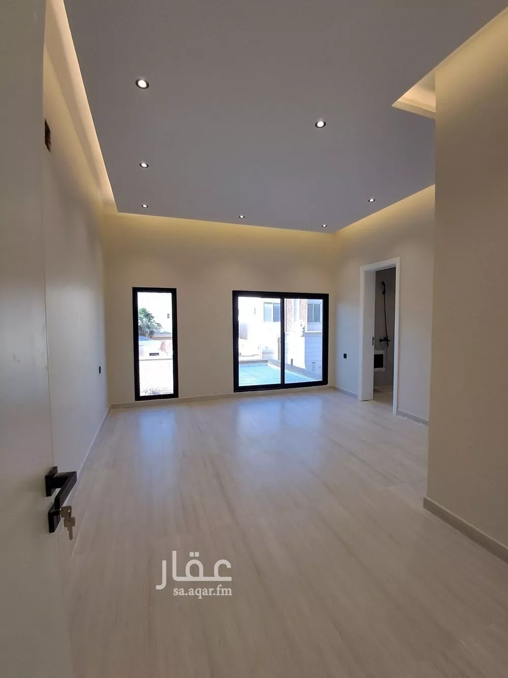 فيلا 4 غرف في الحزم 12