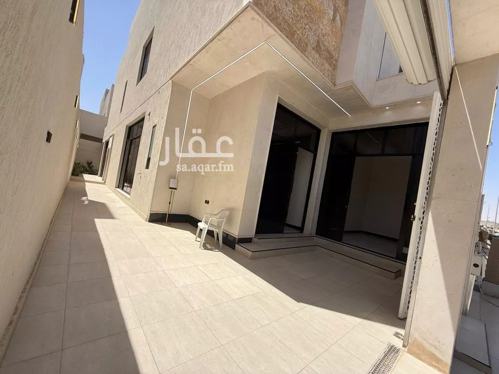 فيلا 5 غرف في الرمال 2