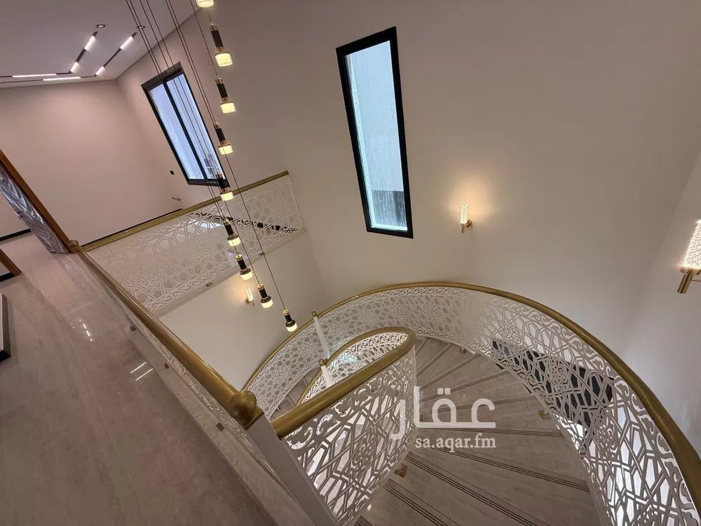 فيلا 5 غرف في الرمال 10