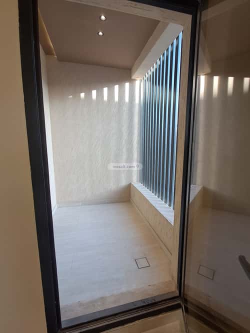 4 bedroom floor in Dirab 10