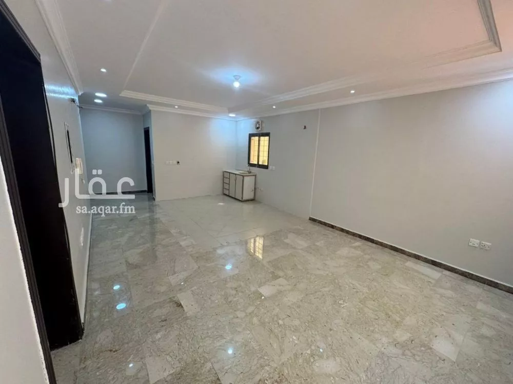 4 bedroom apartment in Al Qashlah, Eastern Province 5