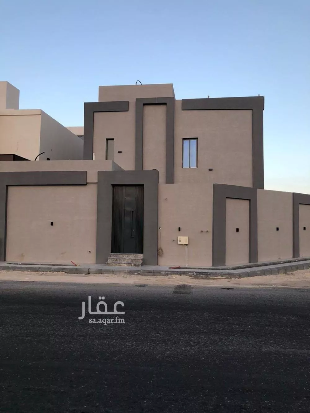 فيلا 8 غرف في الأمواج 5