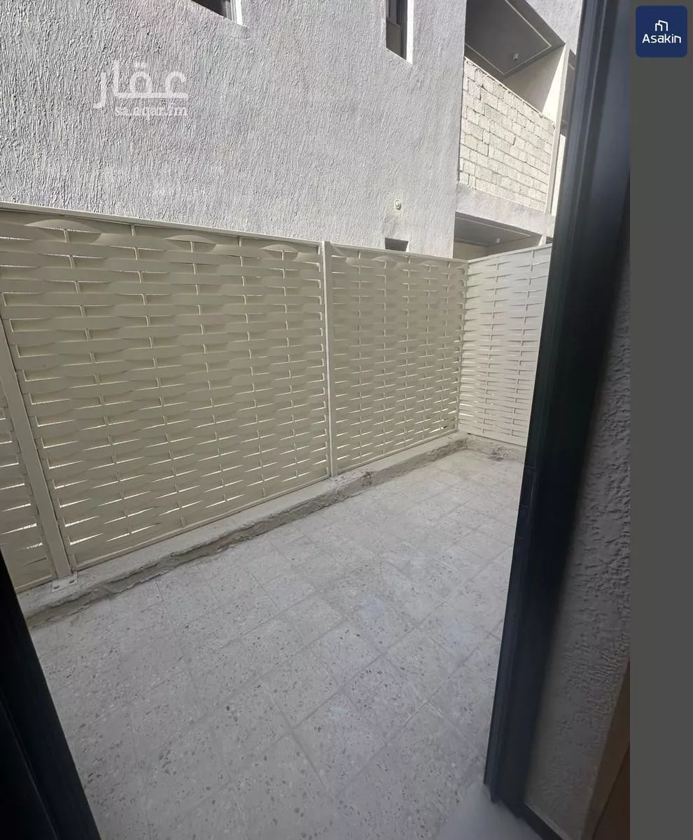 900 sqm building in Al Narjis 3