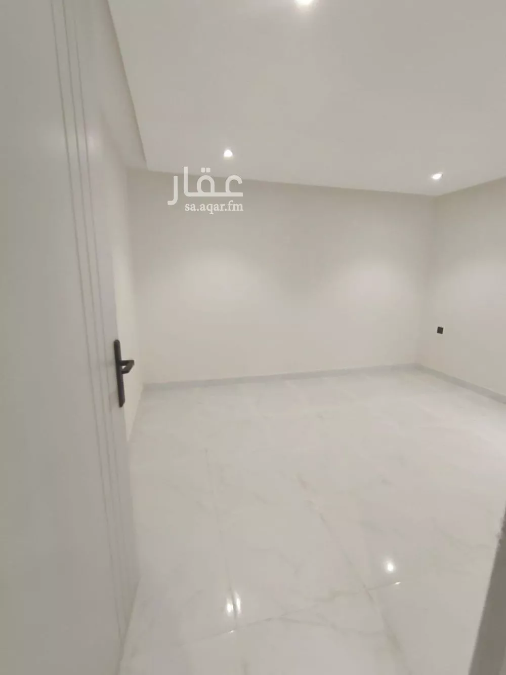 3000 sqm building in Al Rimal 3