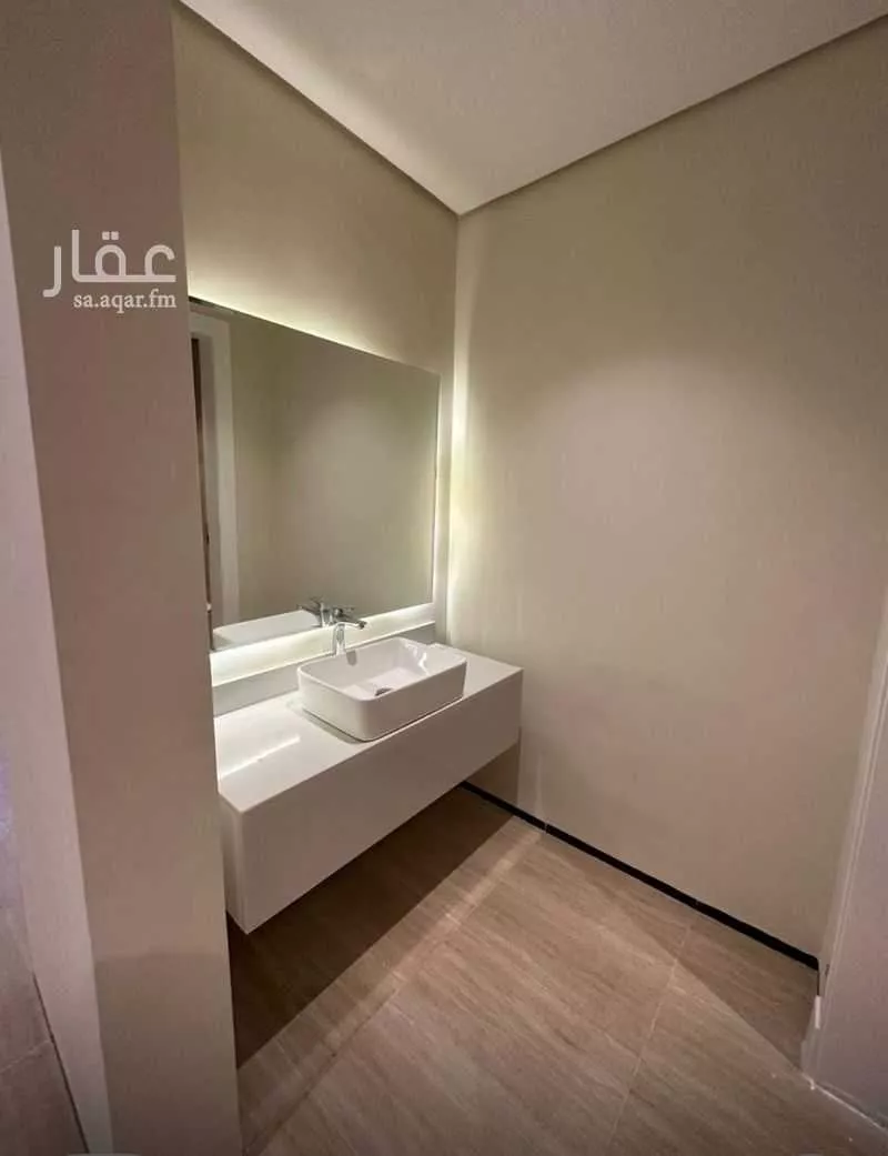 شقة 4 غرف في عرقة 8