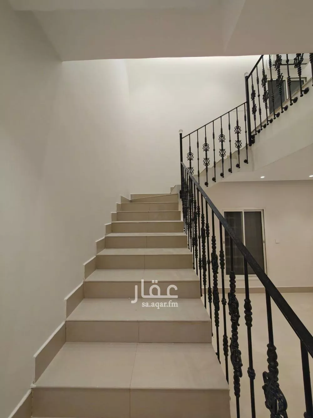 شقة 5 غرف في النخيل 2