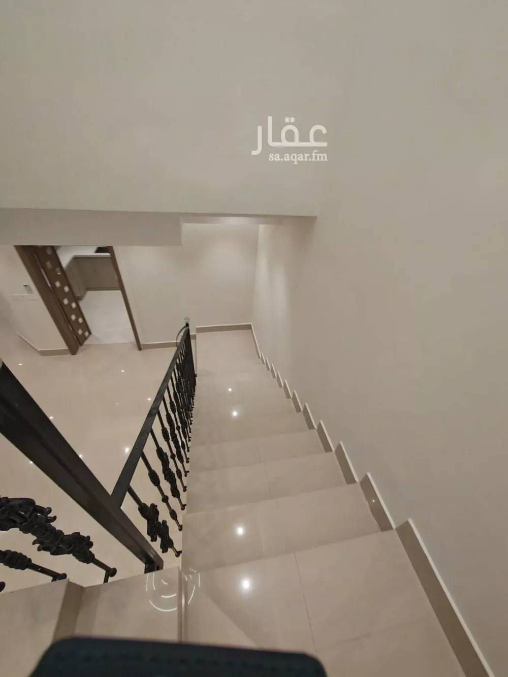 شقة 5 غرف في النخيل 17