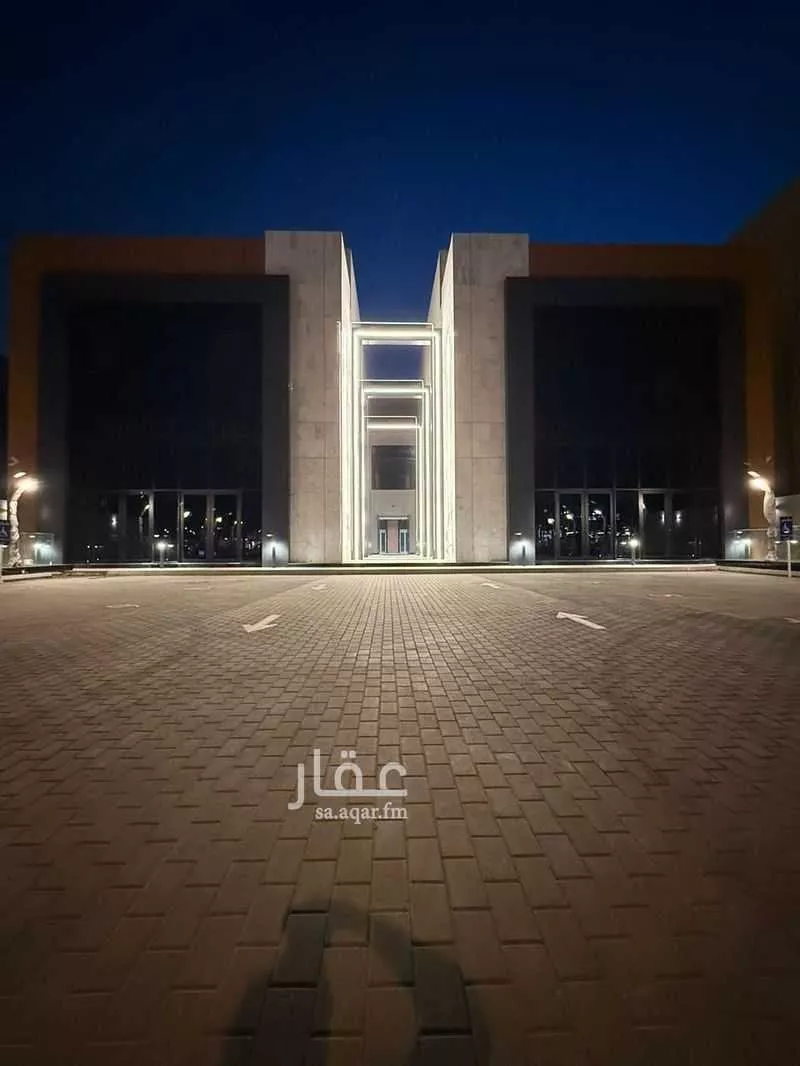 2100 sqm building in Al Mathar Ash Shamali 5