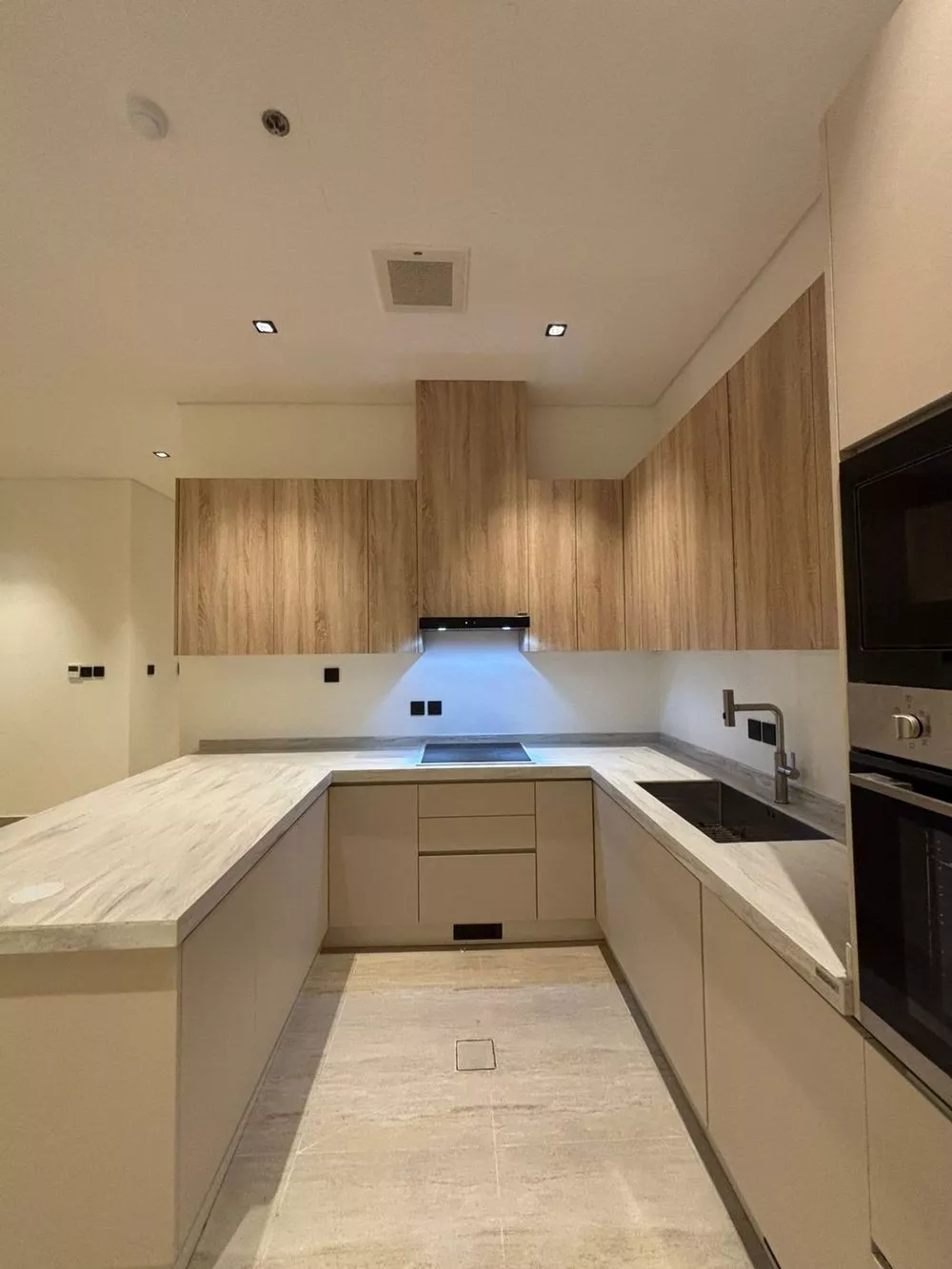 3 bedroom apartment in Al Aqiq 9