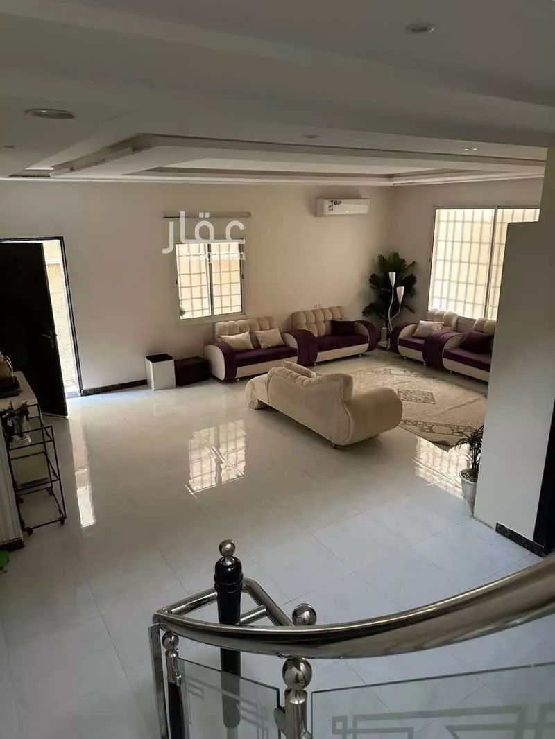 4 bedroom villa in Al Janadriyah 2