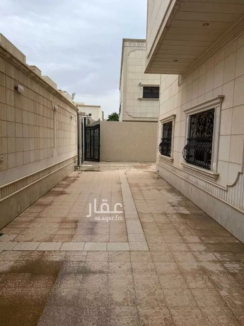 فيلا 8 غرف في الوادي 11