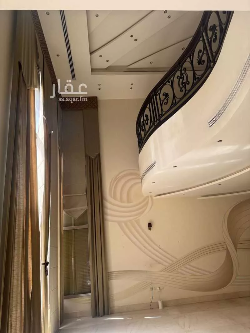 فيلا 8 غرف في العقيق 2