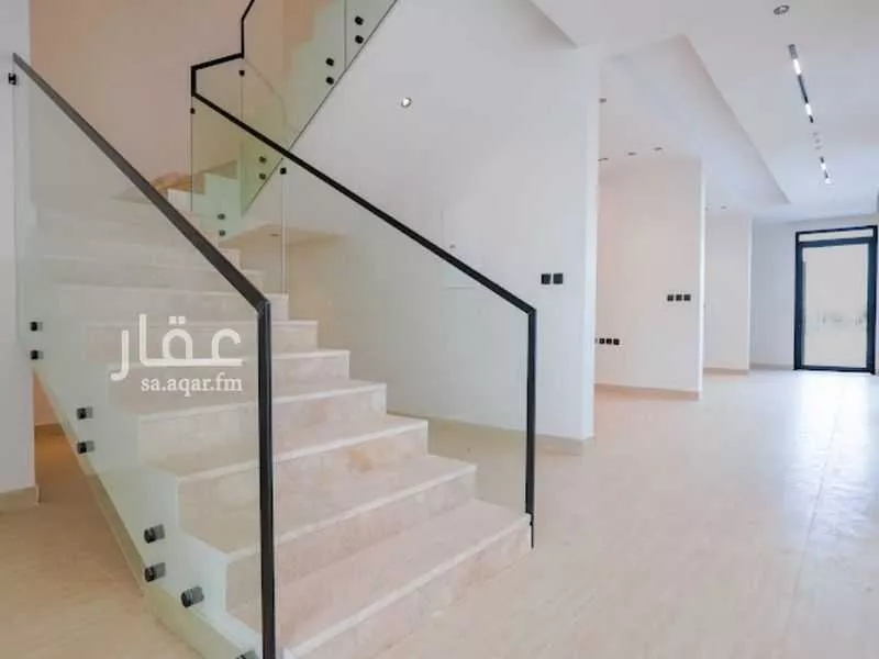 فيلا 5 غرف في الملك فيصل 3