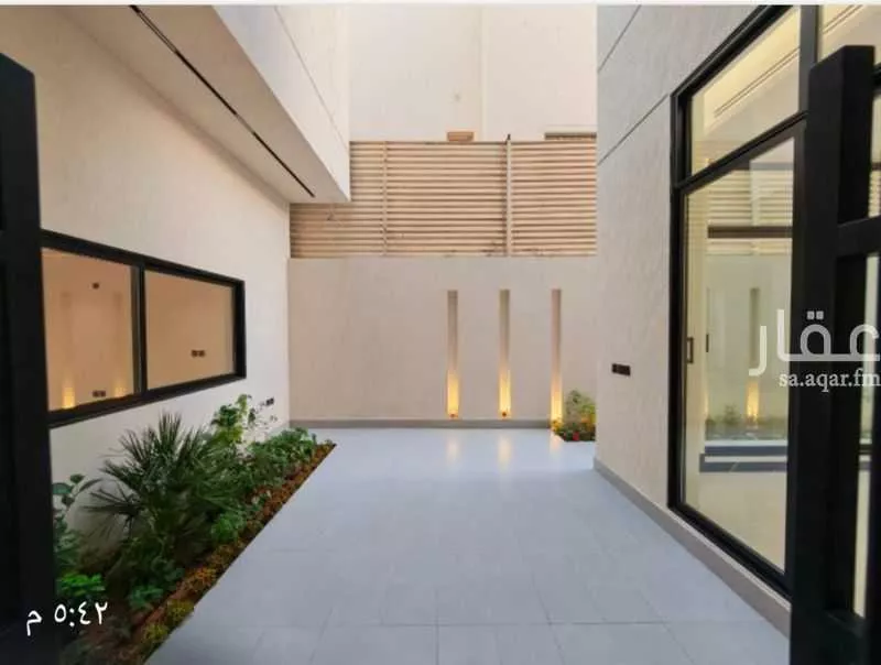8 bedroom villa in Al Yasmin 25