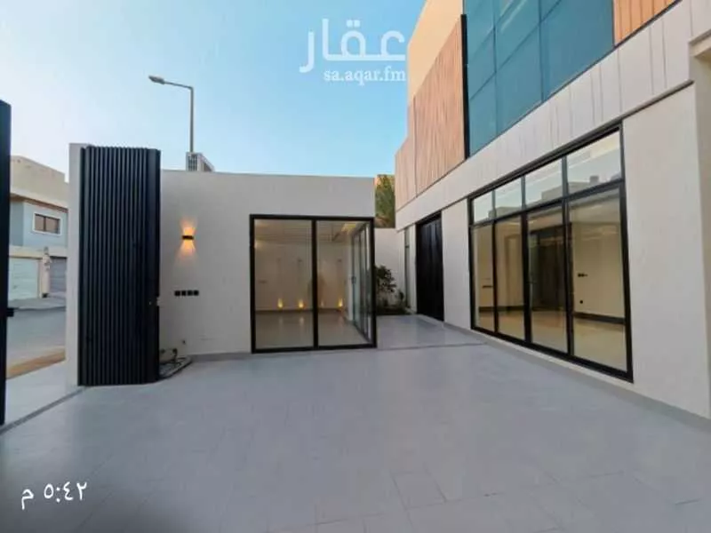 8 bedroom villa in Al Yasmin 6