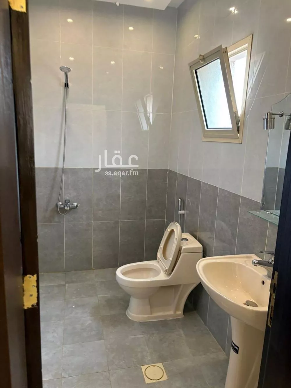 فيلا 5 غرف في الملك فهد 21
