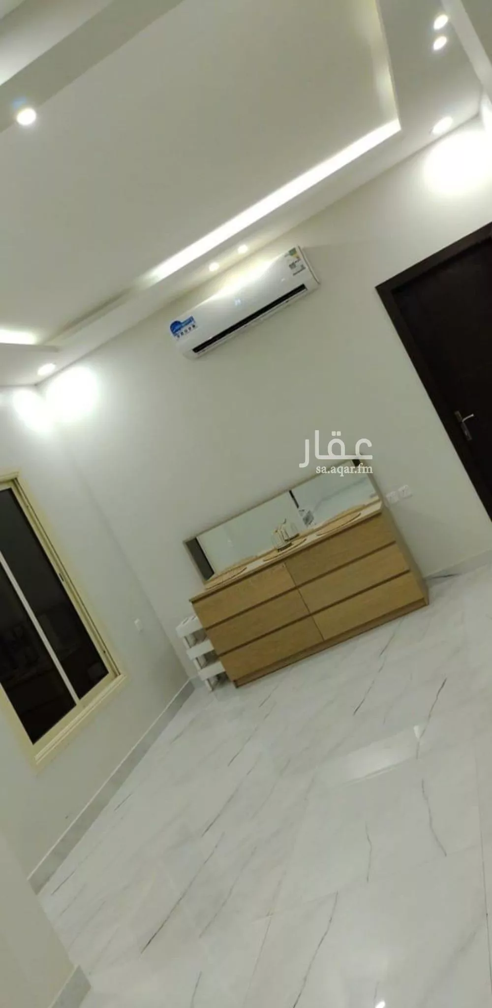 فيلا 5 غرف في الملك فهد 8