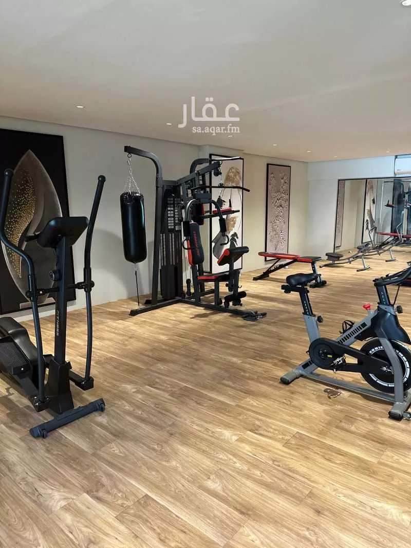شقة 5 غرف في الحمرا 7