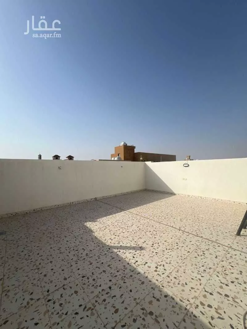 فيلا 5 غرف في الشراع 11